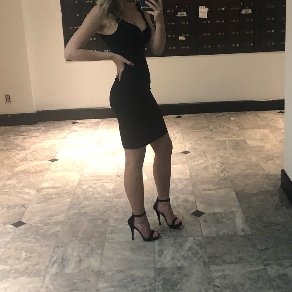 Dress - Picture 2 of 5